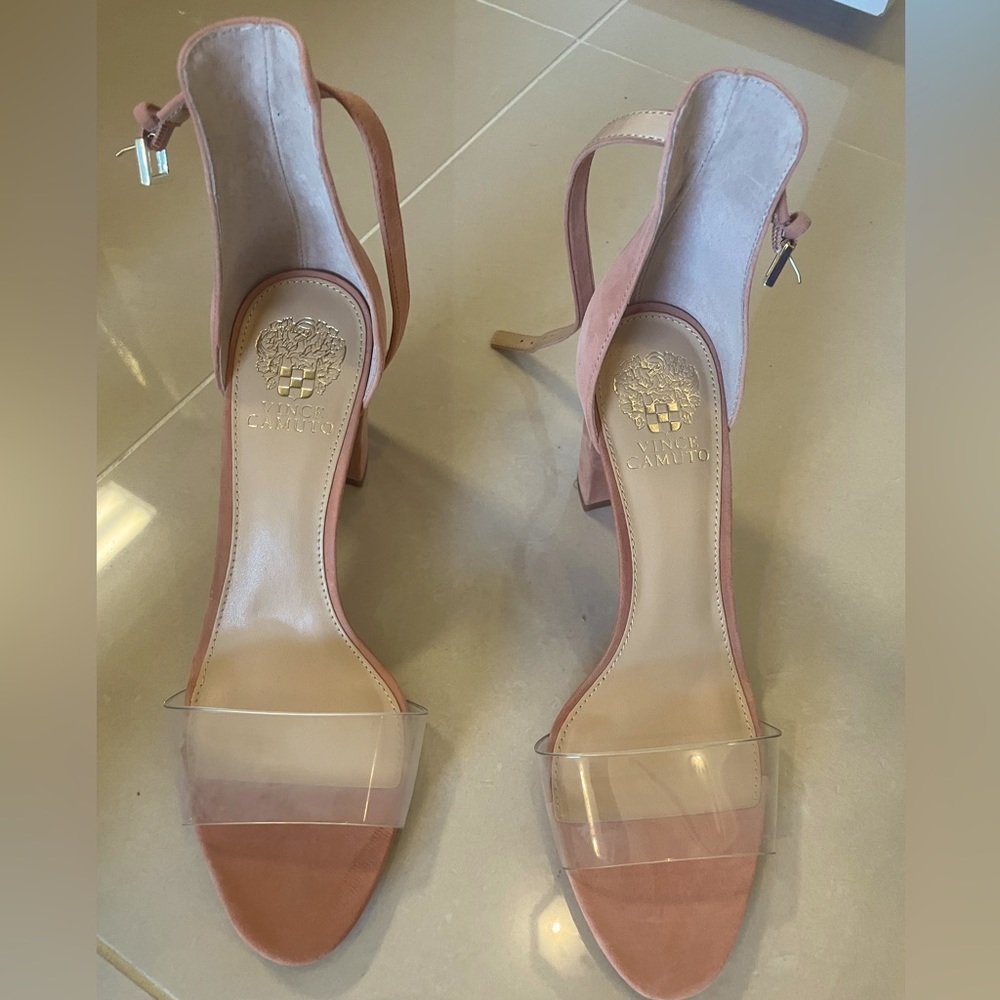 Vince Camuto Peach Suede Sandals 9.5M